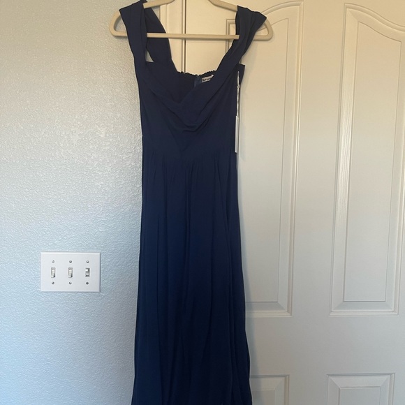 Reformation off-the-shoulder Violet Dress in navy blue. - Picture 4 of 4